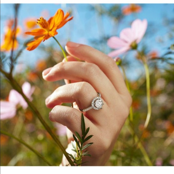 Beautiful 1 1/3 Carat Moissanite Halo Ring - Picture 6 of 7